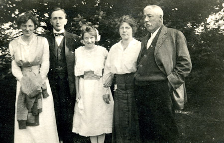 <B>Fred and Millicent Pincock (2nd from left)</B>