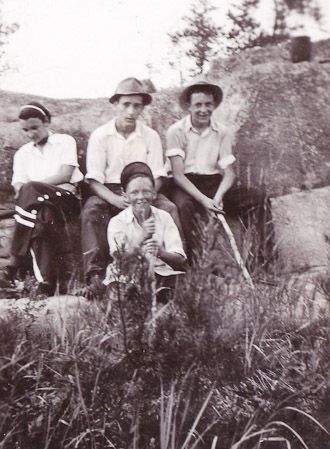 <B>Peggy Barragar, Graham Pincock, Bob Gordon a Gordon</B>nd Don