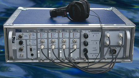 <B>Vemco VR28 Receiver</B><BR>This multichannel receiver was design to give direction to tag automatically. It connected to a small 4 hydrophone array installed in the hull of the tracking vessel